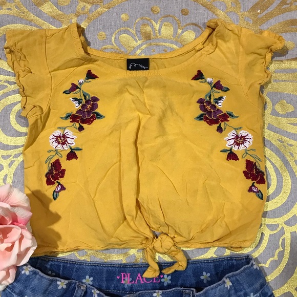 Bundle Blouse And Denim Short (J29) - Picture 2 of 5